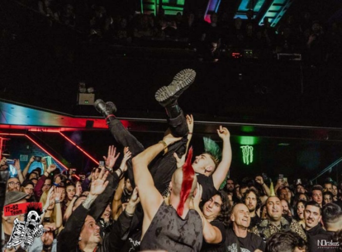 Crowd (5)