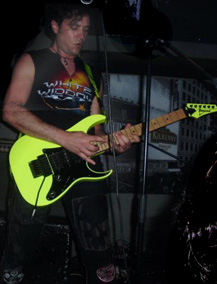 White Widdow live